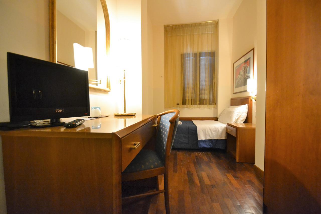 Hotel Posta チェチナ エクステリア 写真