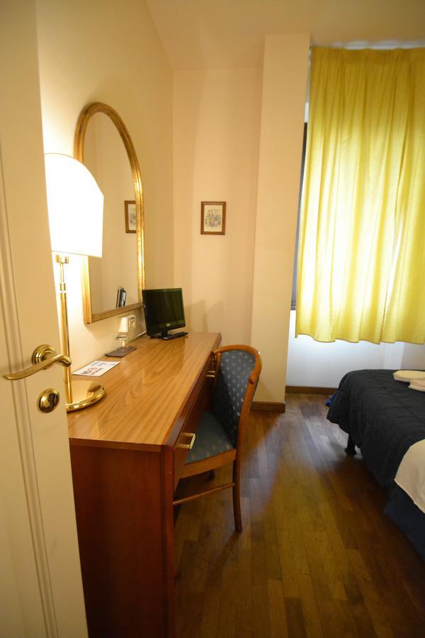 Hotel Posta チェチナ エクステリア 写真