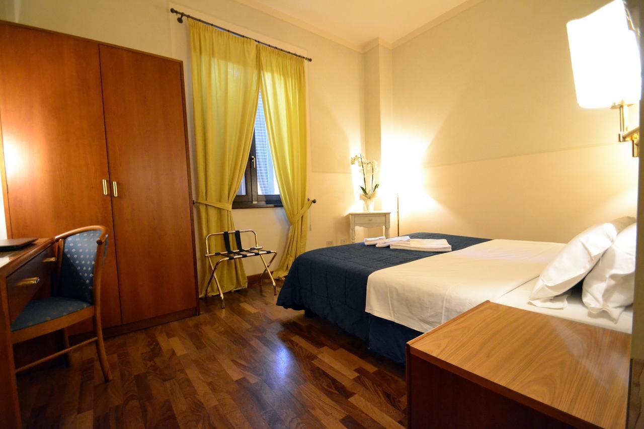 Hotel Posta チェチナ エクステリア 写真