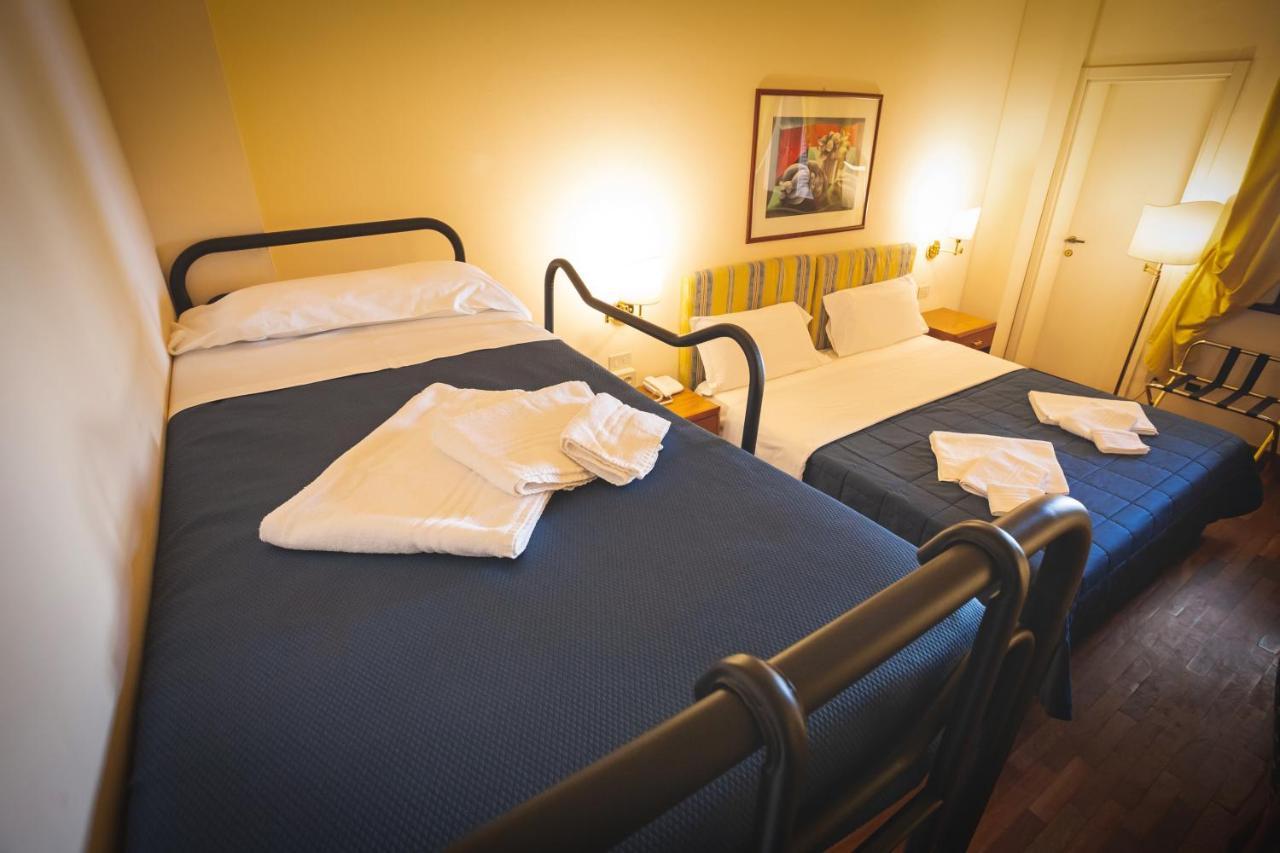 Hotel Posta チェチナ エクステリア 写真