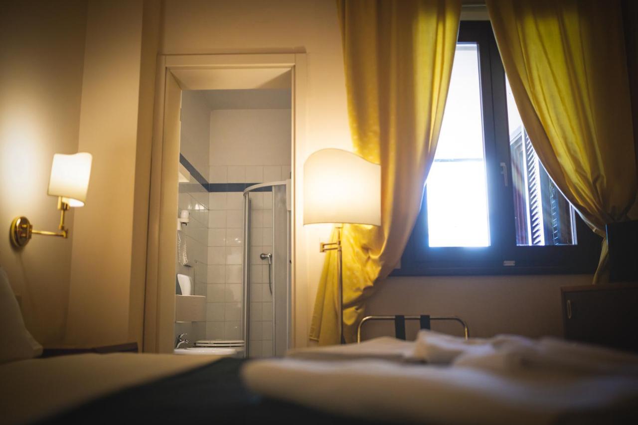 Hotel Posta チェチナ エクステリア 写真